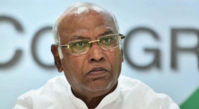 Democracy will end If 'Modi-Shah’  comes to power : Kharge
