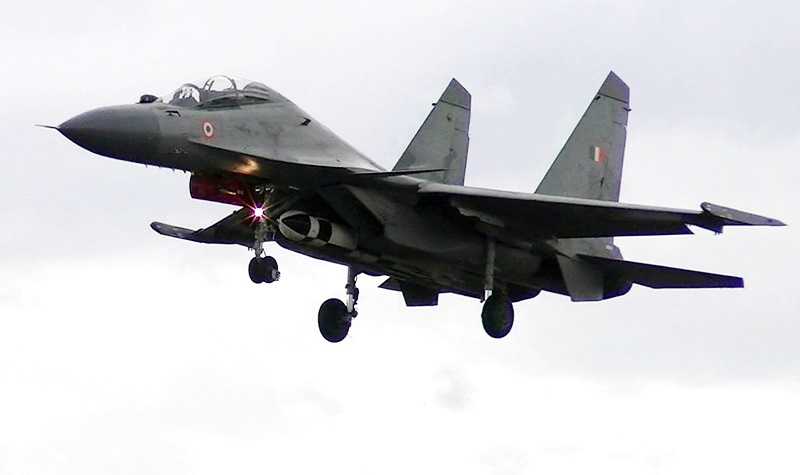 India Sucessfully Fires Extended Range Version of Brahmos Missile from SU-30 MKI Aircraft