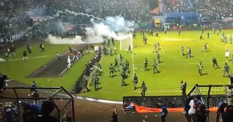 At least 127 killed after stampede during football match in Indonesia- Fast Mail News