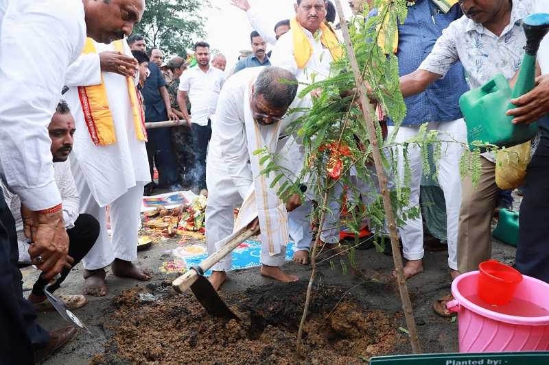 Pradhan sets a target of plantation in Angul district